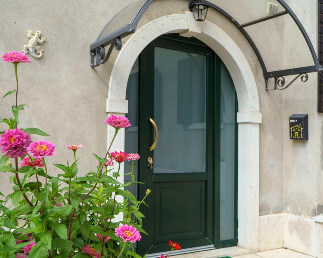 Il Portoncino Verde Неграр Экстерьер фото
